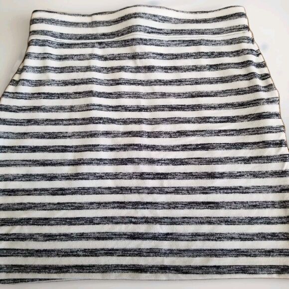 NEW Market & Spruce Knit Striped Skirt, Gray and White - Picture 3 of 4